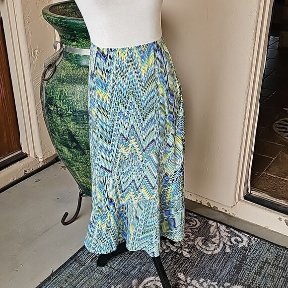Kim Roger's elastic waist pull on skirt size medium - Picture 2 of 7
